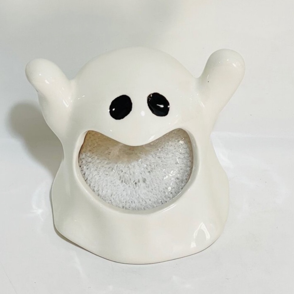 Full moon furnishings ghost 👻 sponge holder.